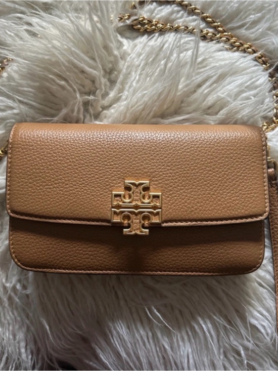 Tory Burch Handbags - Tory Burch Britten Chain Wallet